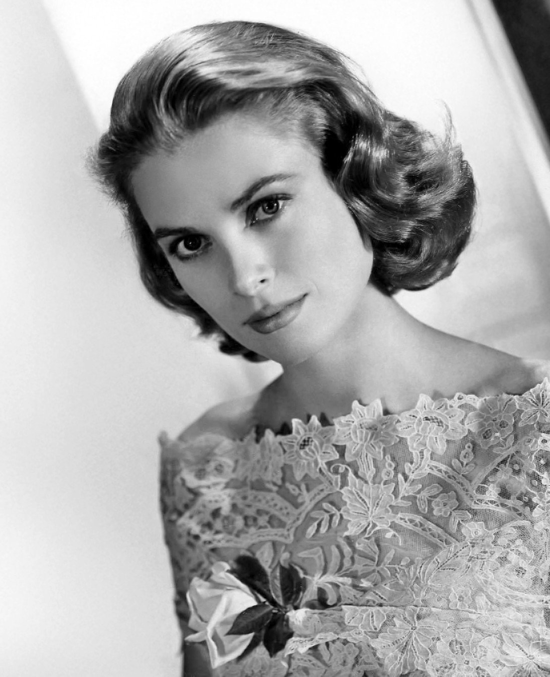 Grace Kelly, who wore Van Cleef & Arpels Alhambra long necklaces in the 1970s