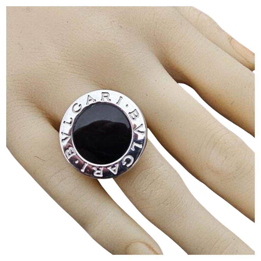 Bvlgari Bvlgari logo ring in 18-carat gold set with onyx