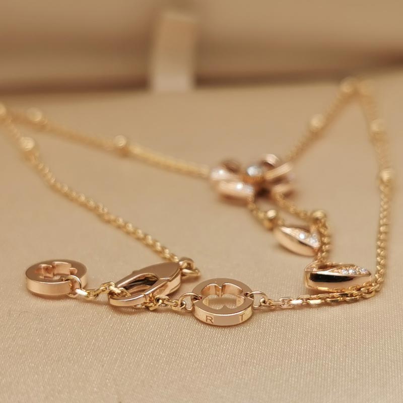 Bulgari Fiorever single-diamond pendant necklace in rose gold