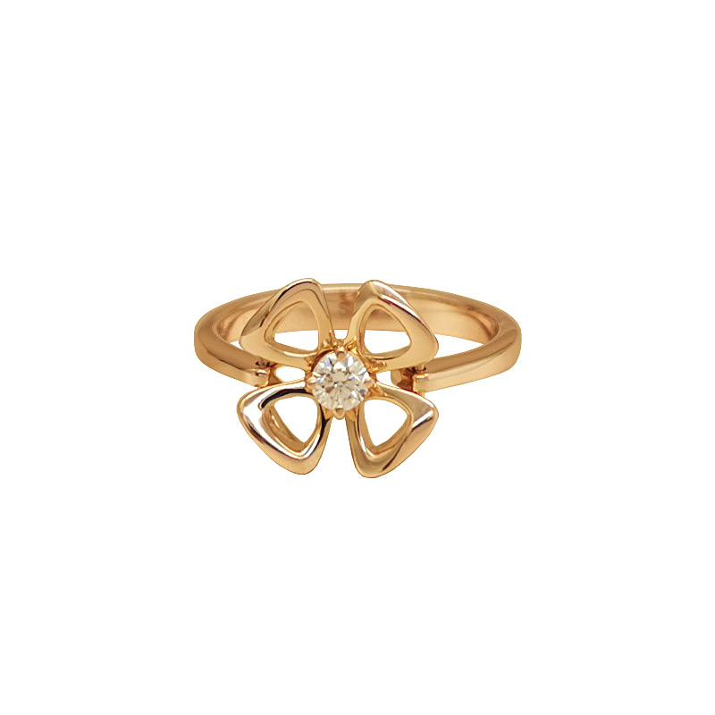 Bulgari Fiorever ring in rose gold with a central diamond