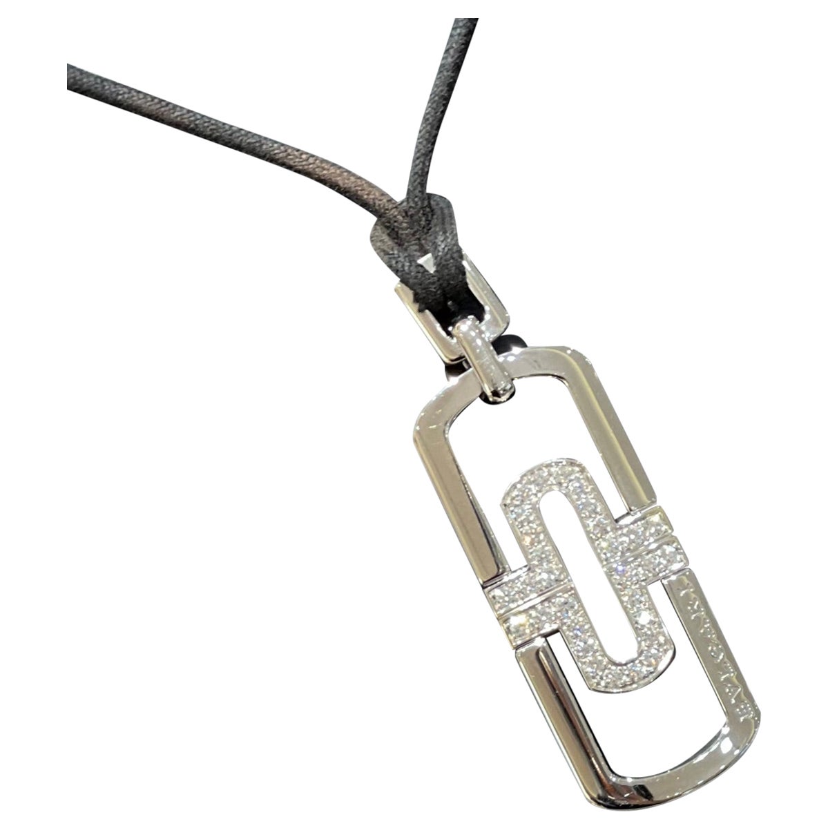 Bulgari Parentesi pendant necklace in gold with a diamond
