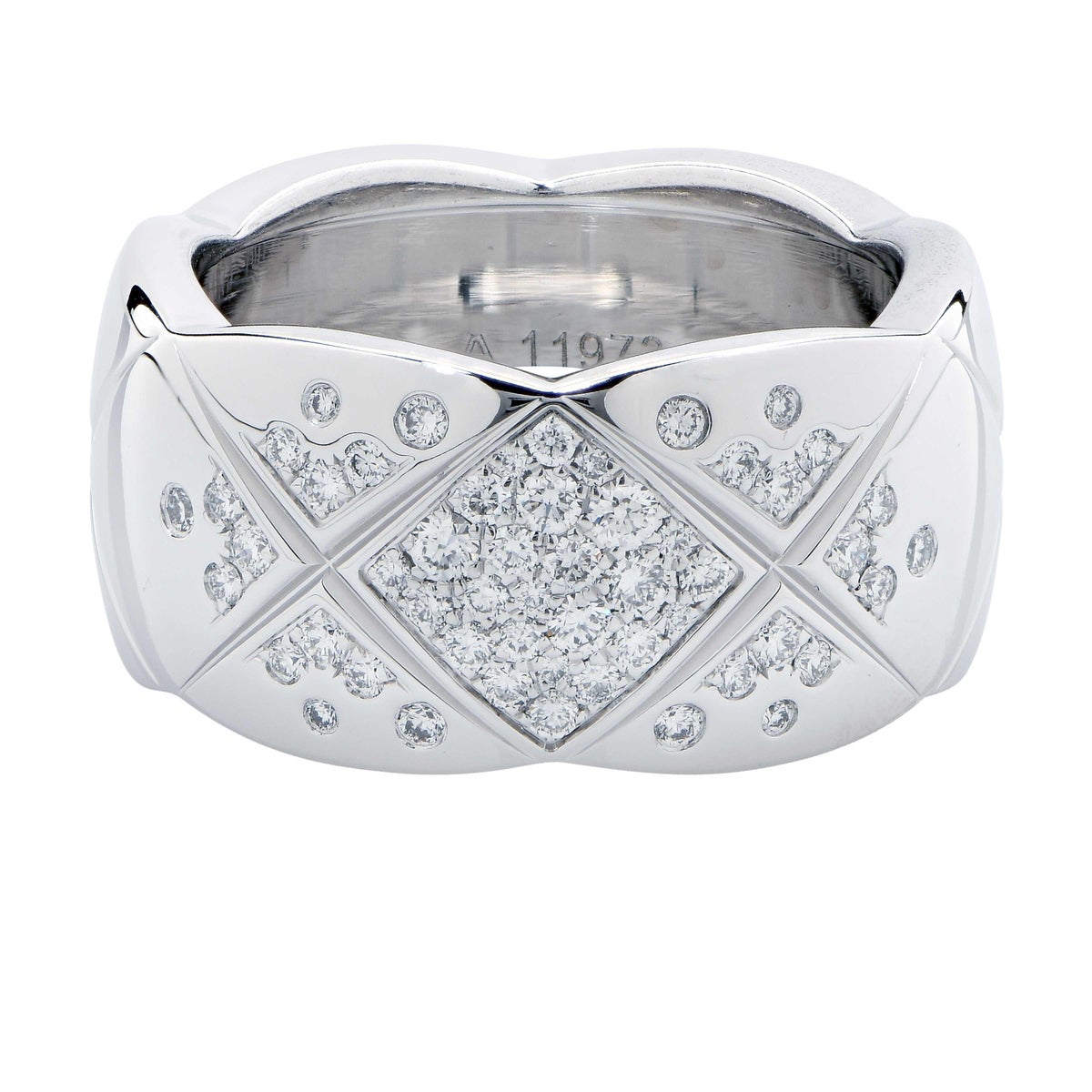 Pre-owned Chanel Coco Crush 18k white gold band set with diamonds